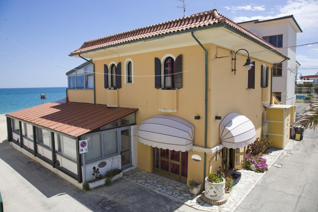 Da Mariolino Hotel Numana Bagian luar foto